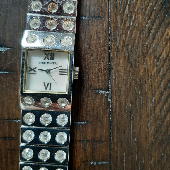 Watch - Picture 2 of 3